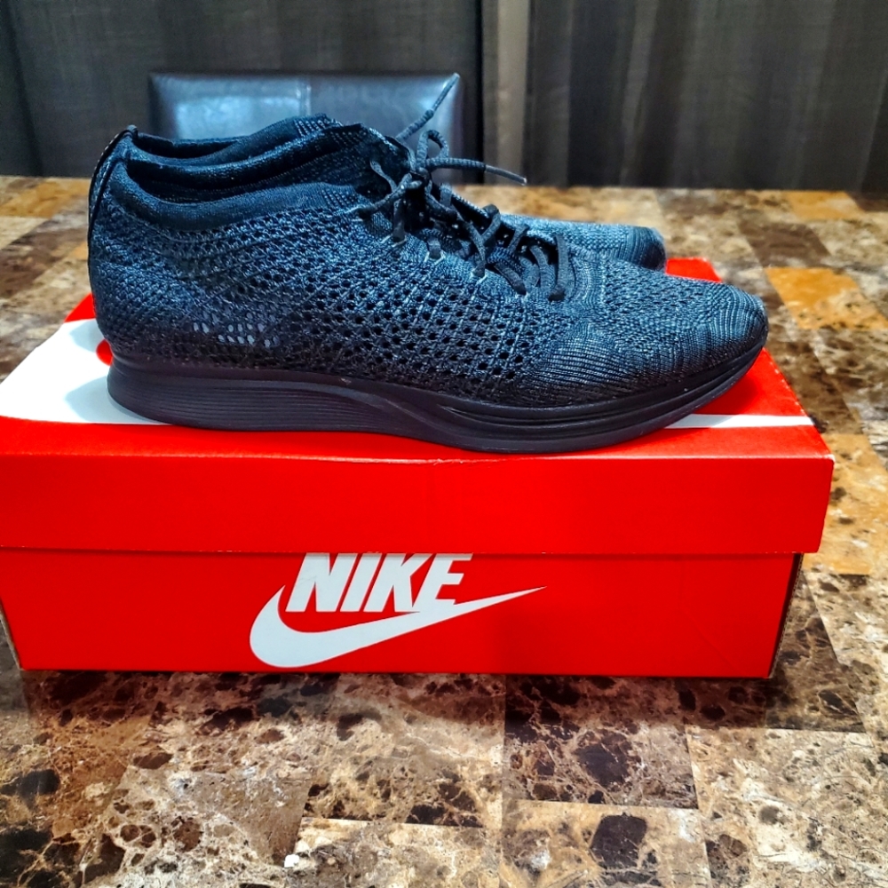Nike Flyknit Racer Triple Black